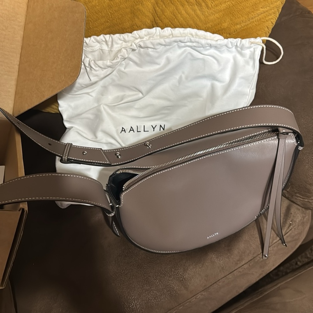 Allyn Elara convertible in excellent condition. - Picture 7 of 7